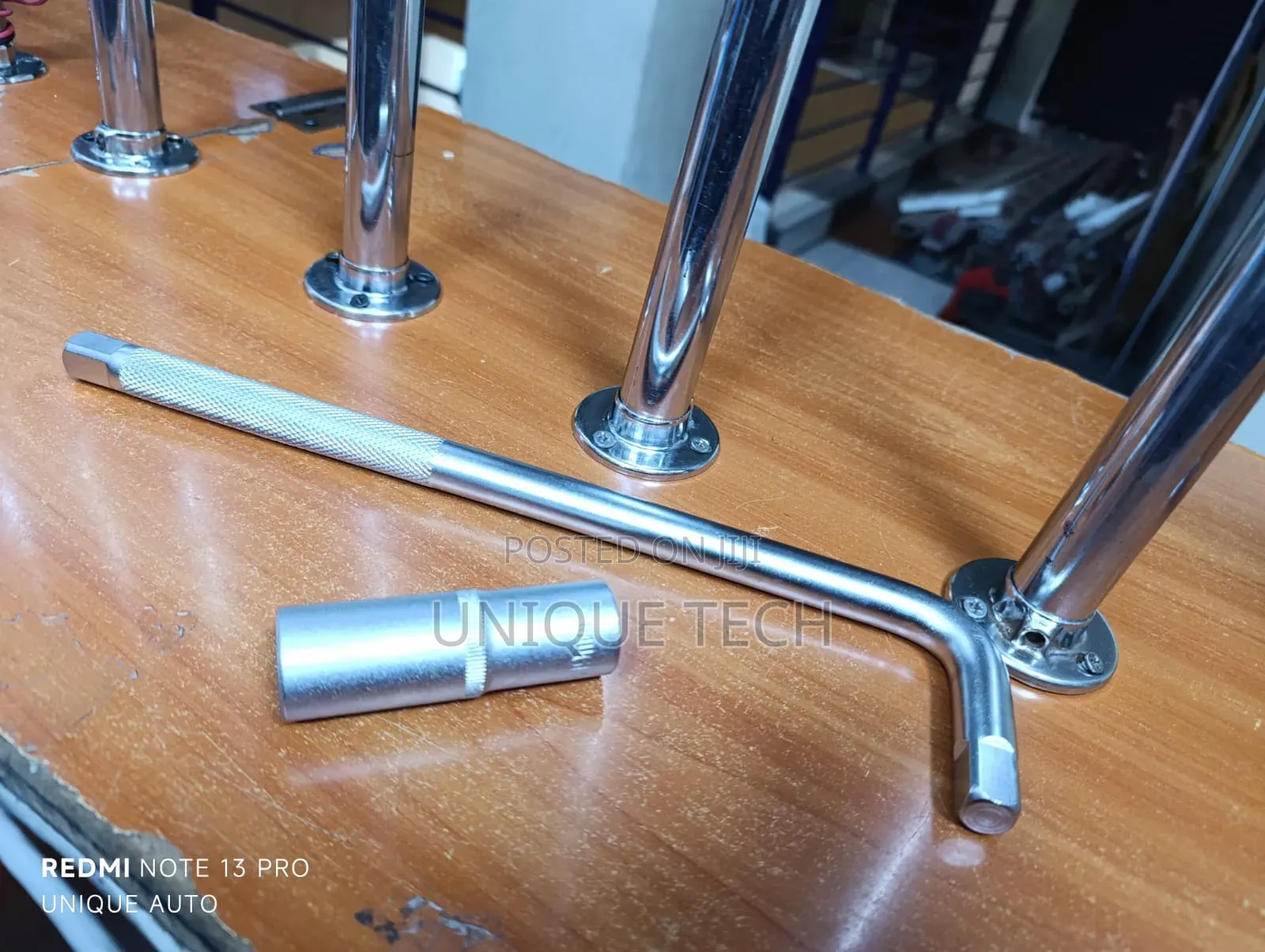 Universal Wheel Spanner / Strong Tyre Tool