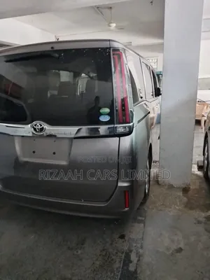 Toyota Noah 2018 Gray