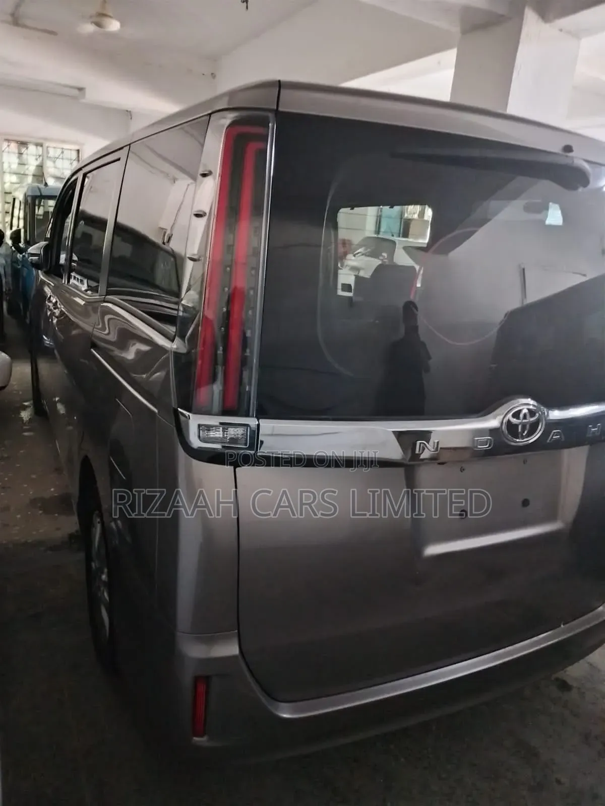 Toyota Noah 2018 Gray