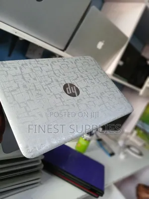 Laptop HP 14-Dq1088wm 4GB Intel Celeron SSHD (Hybrid) 500GB