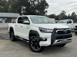 Toyota Hilux Revo Double Cab Deisel 2.4 AWD 2019 White