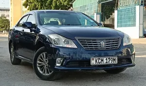 Toyota Crown 2010 Blue