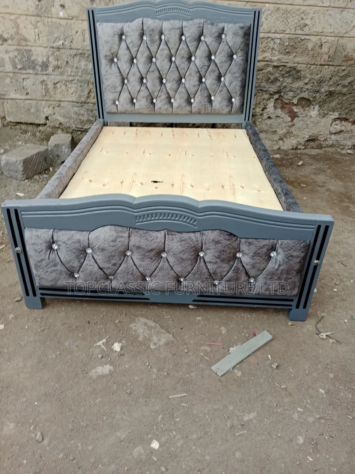 Gray Mountain Mocket Bed 4x6