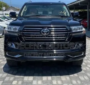 Toyota Land Cruiser 4.6 V8 ZX 2019 Black