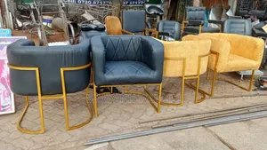 Saln U _Shaped Chairs