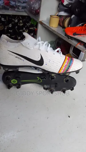Rugby Boots(Metal Studs).