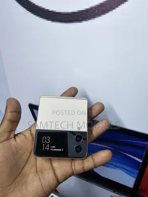 Samsung Galaxy Z Flip4 128 GB Gold