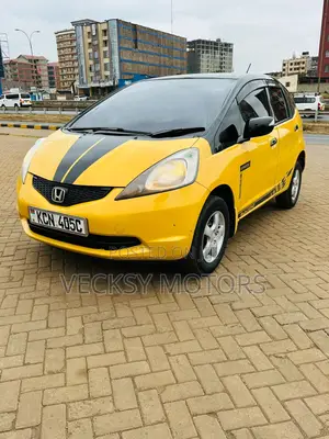 Honda Fit 2010 Yellow