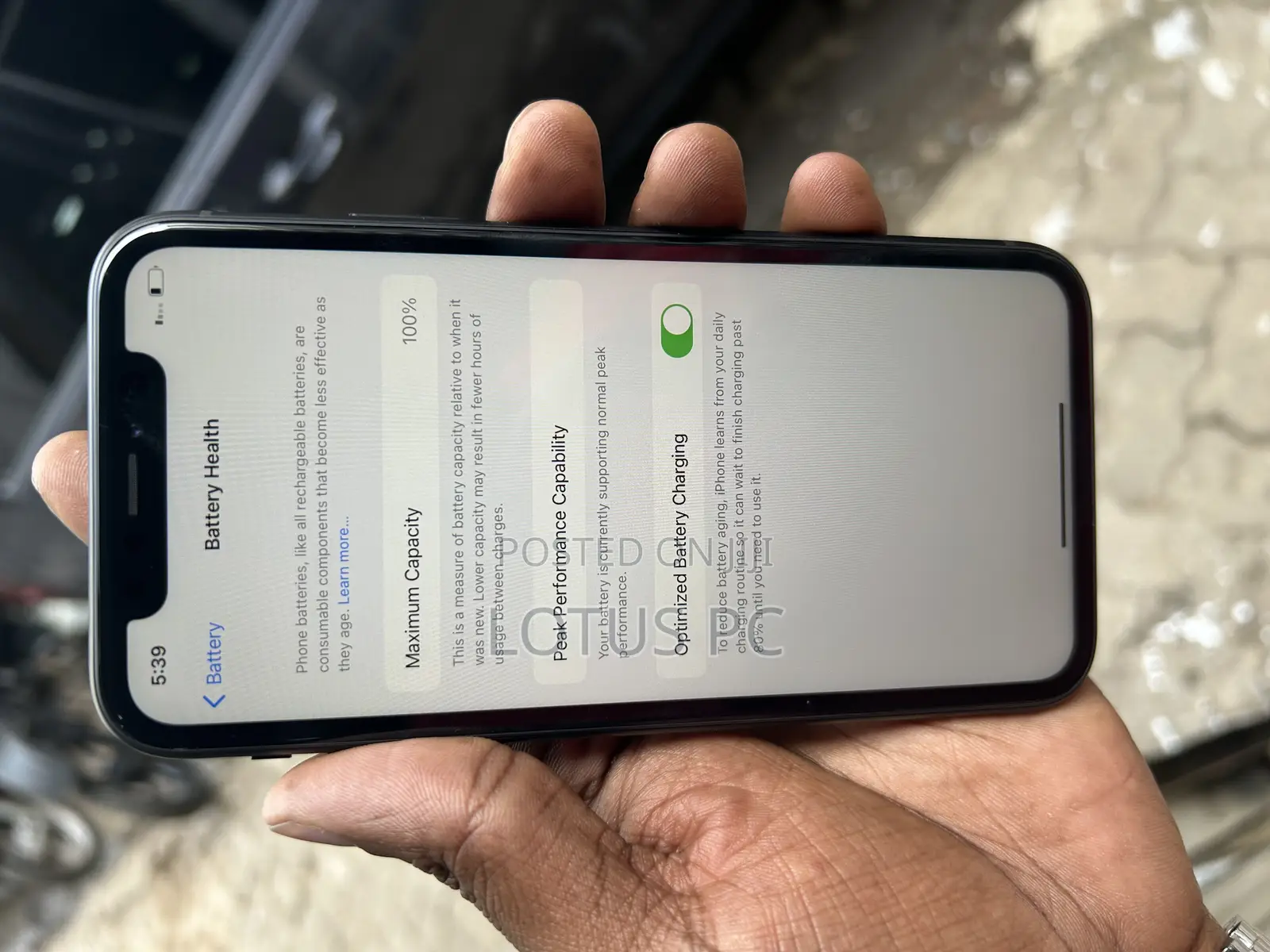 Apple XR 128 GB Black