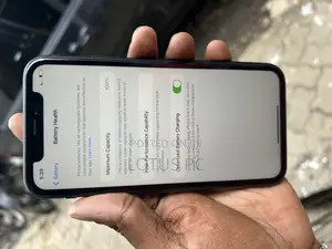 Apple XR 128 GB Black