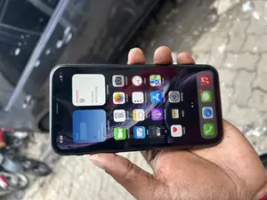 Apple XR 128 GB Black