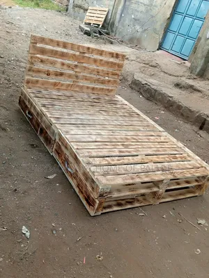 Queen Size 5*6 Pallet Bed. Detachable Diy in Design