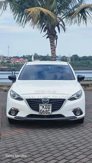Mazda Axela 2015 White
