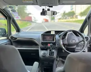 Toyota Noah 2016 Gray