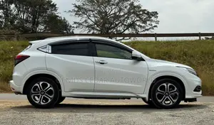 Honda Vezel 2018 White