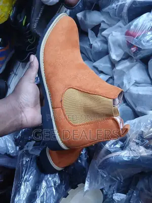 Light Brown Men Suede Chelsea Boots, Size 40-44