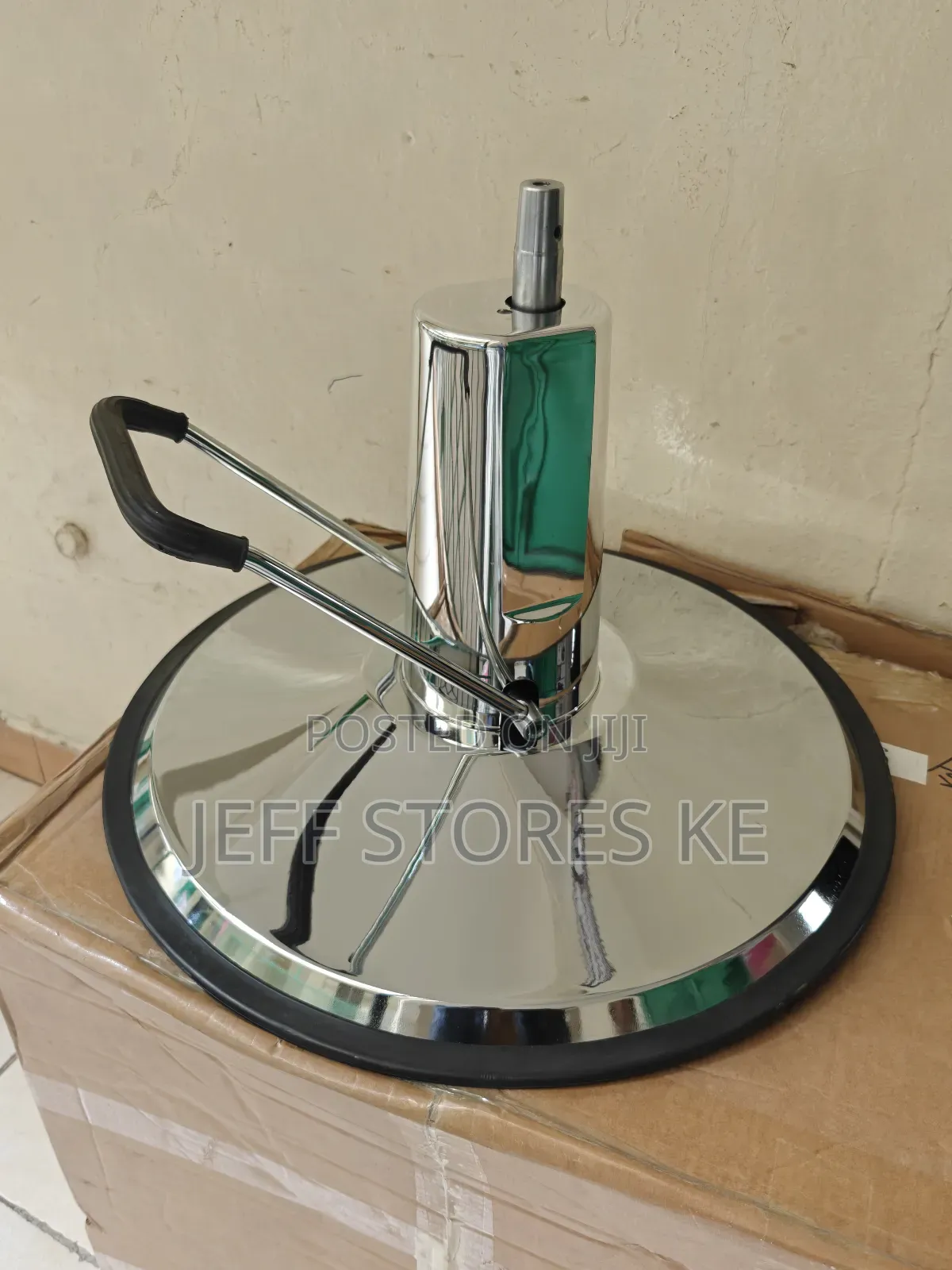 Silver Medium Barber Chair