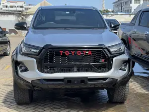 Toyota Hilux 2022 Gray