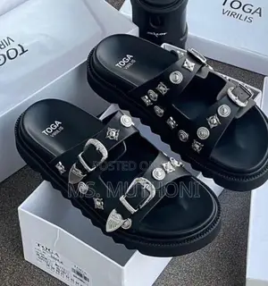 Toga Pulla Slides (Size 40-45)