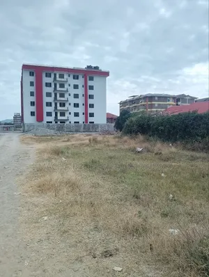 Prime Plot 40 by 90ft-Kenya Israel Price 2.5m