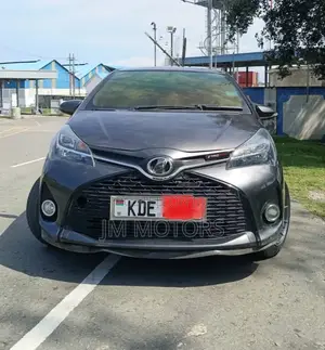 Toyota Vitz 2015 Gray
