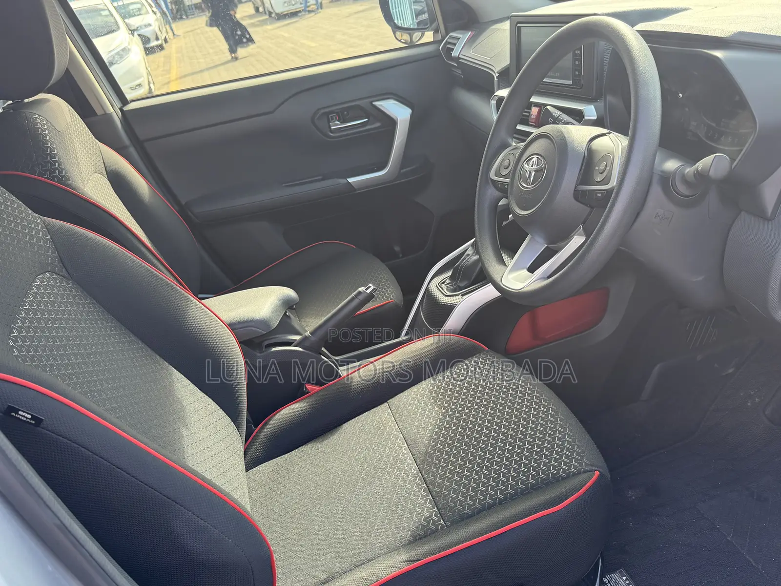 Toyota Raize 2019 Silver