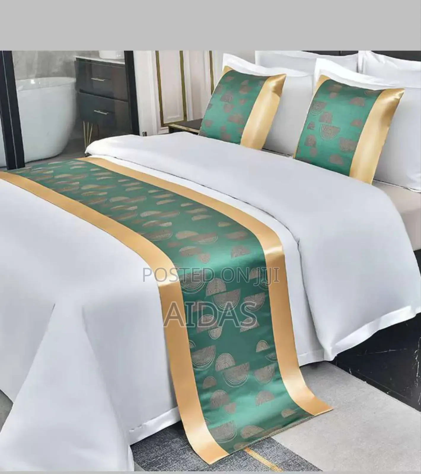 1 Bed Runner and 2 Matching Pillow Cases