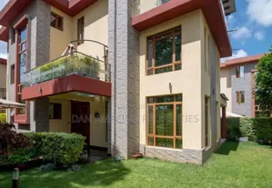 5bdrm Maisonette in Lavington Plus Dsq for sale