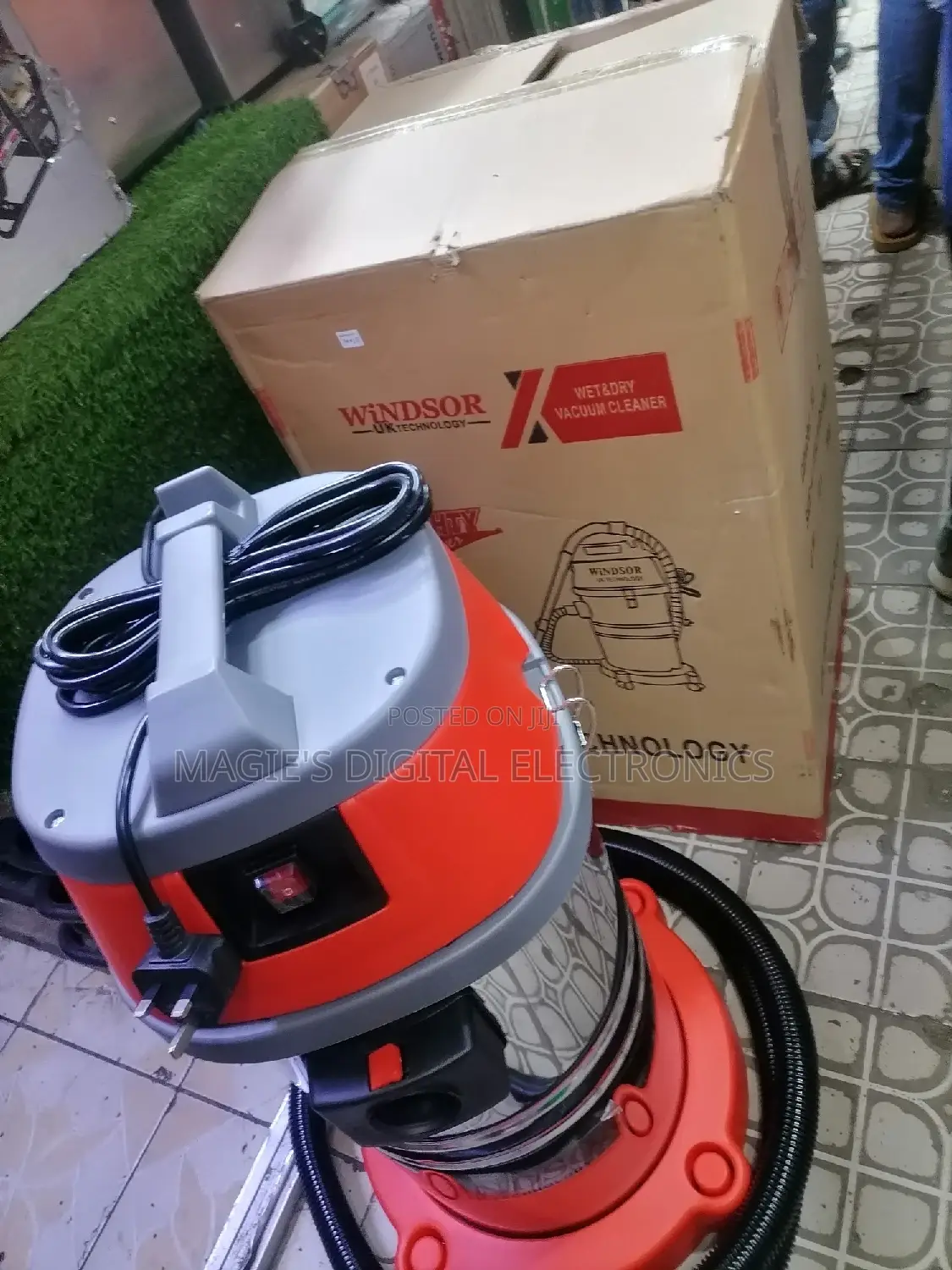 High Standard 50l Windsor Wet Dry Vacuum Cleaner