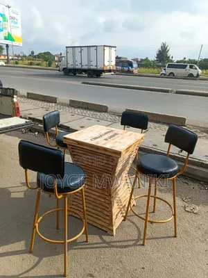 Bar Set of Barrel Table and 4 Stools 