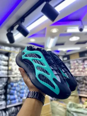 Adidas Yeezy Boost 700 V3