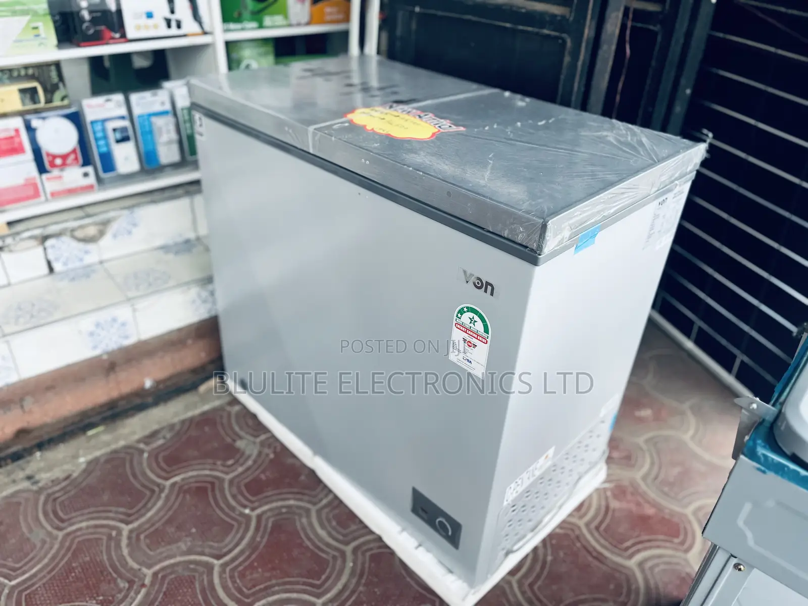 Von Vafc25dkg Chest Freezer - 252l
