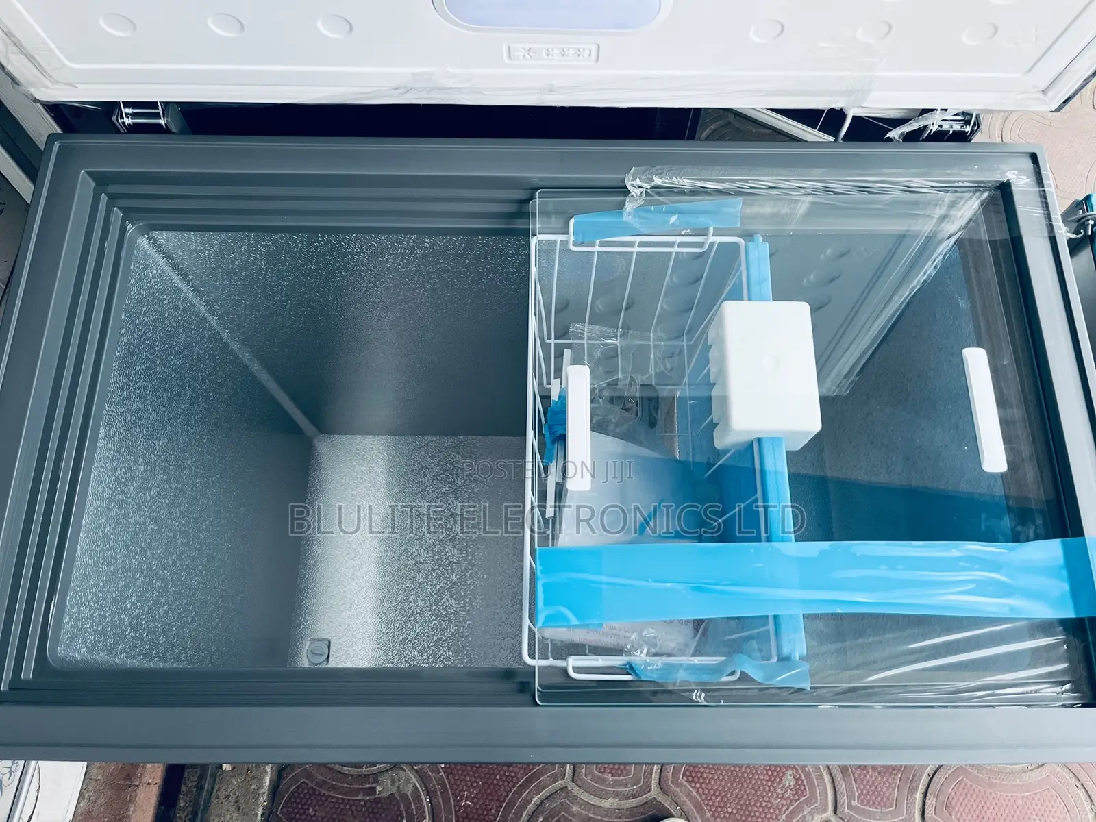 Von Vafc25dkg Chest Freezer - 252l