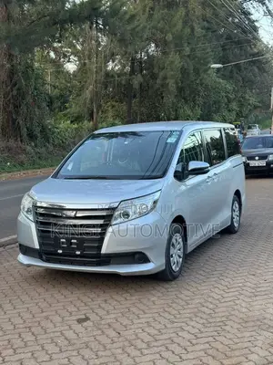 Toyota Noah 2019 Silver