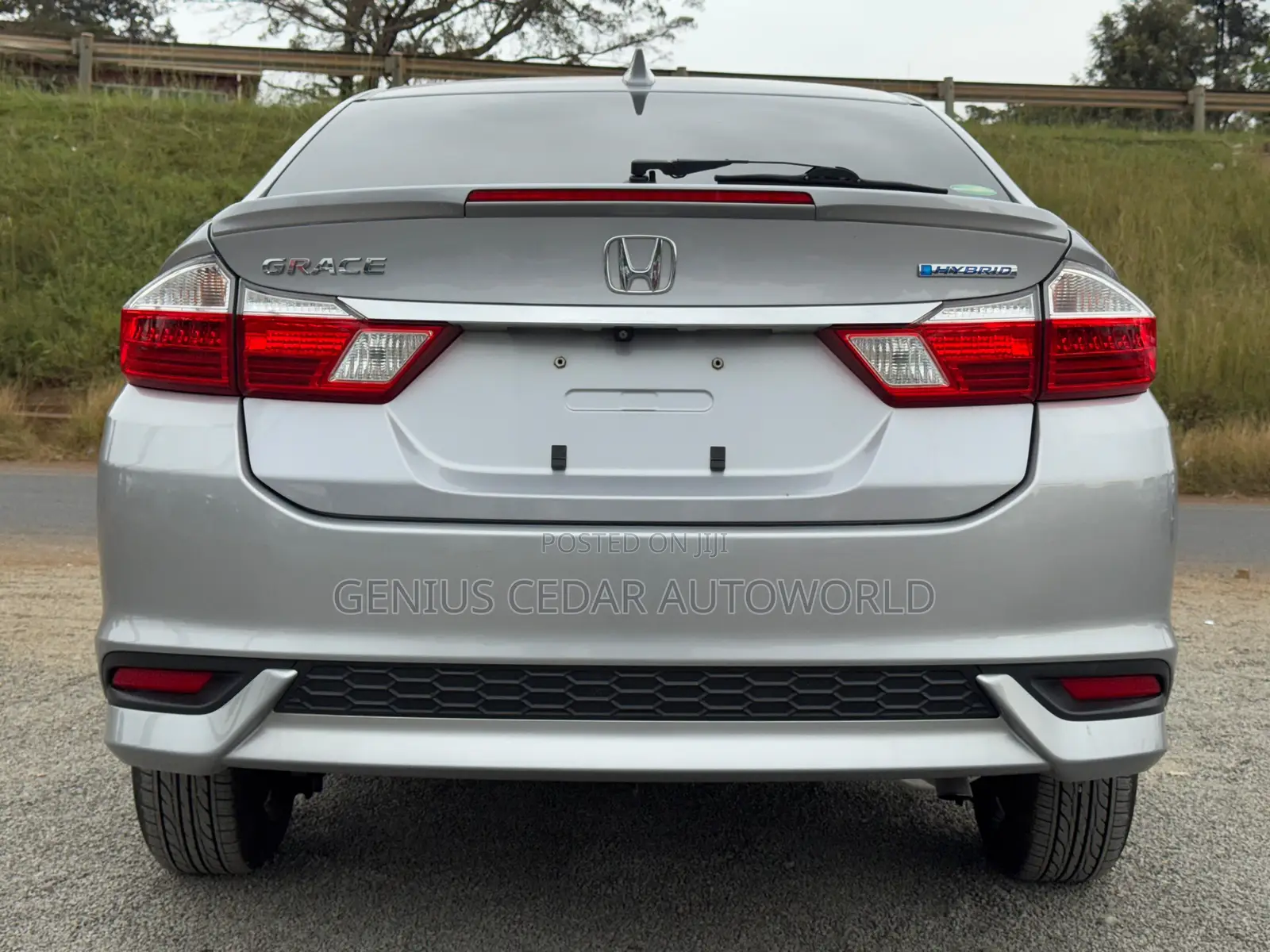 Honda Grace 2018 Silver