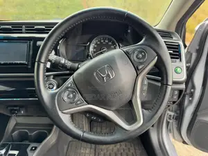 Honda Grace 2018 Silver