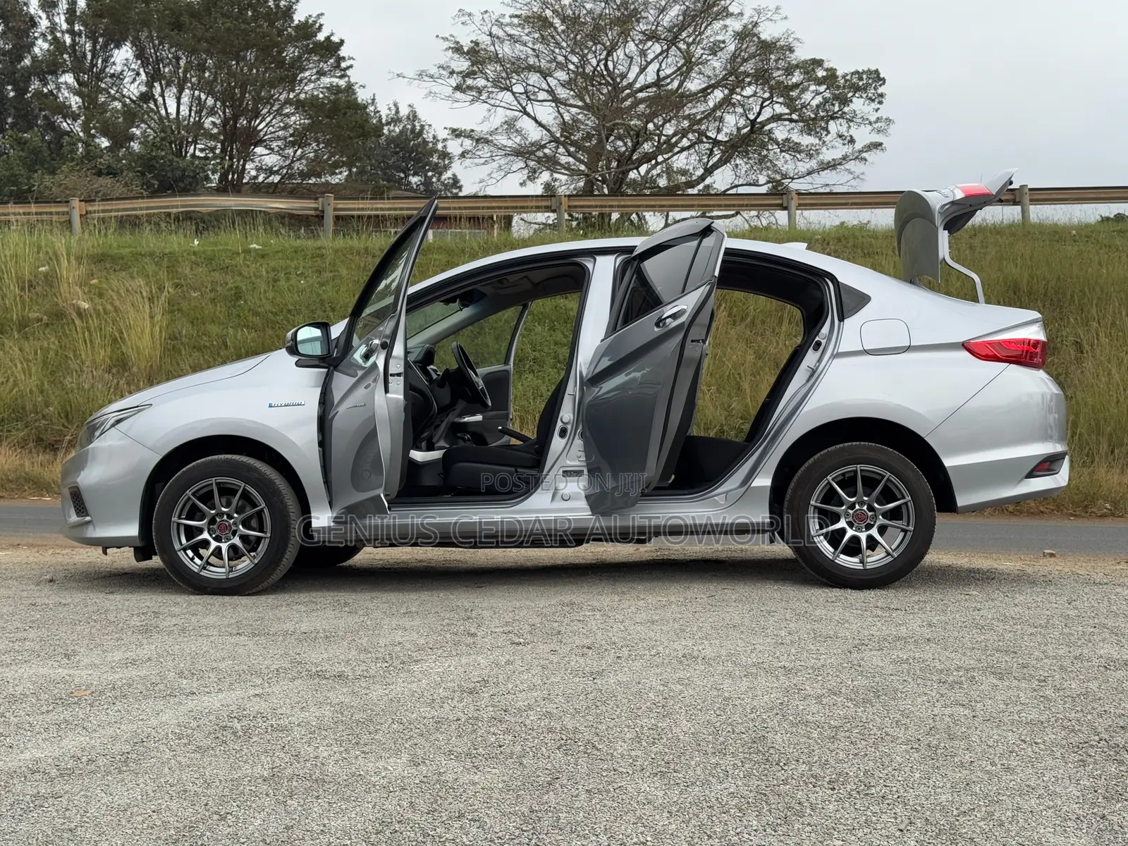 Honda Grace 2018 Silver