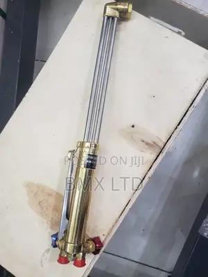 "Heavy-Duty Metal Cutting Torch – Backfire-Resistant