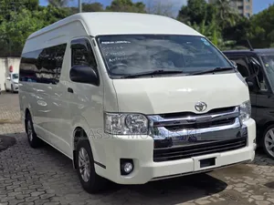 Toyota HiAce 2018 White