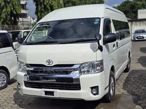 Toyota HiAce 2018 White