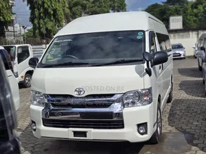 Toyota HiAce 2018 White