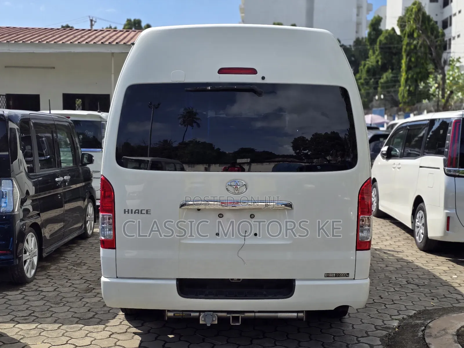 Toyota HiAce 2018 White