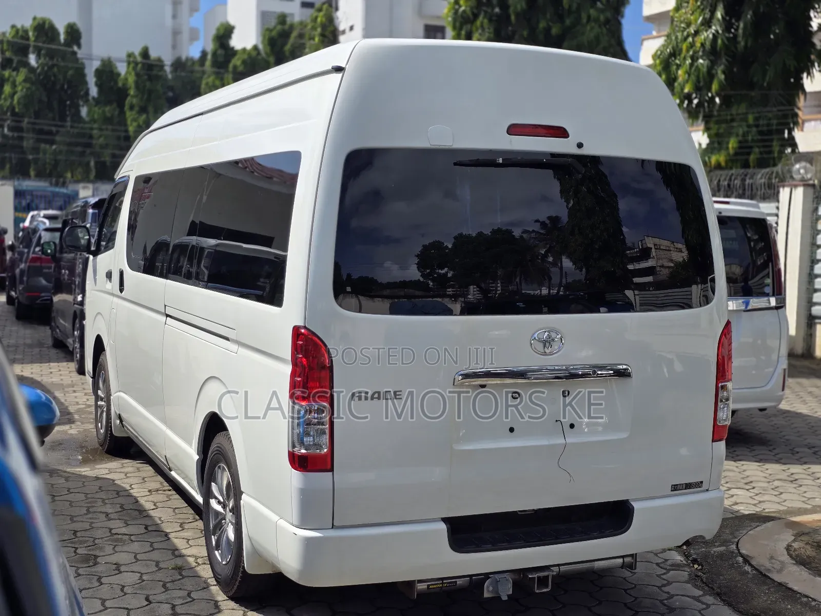 Toyota HiAce 2018 White