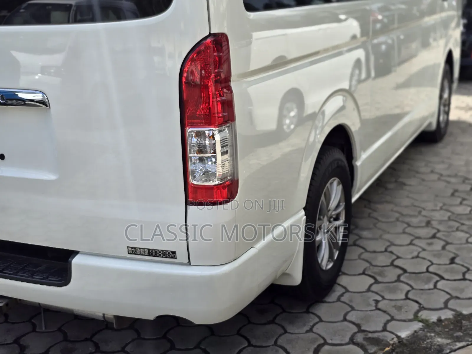 Toyota HiAce 2018 White