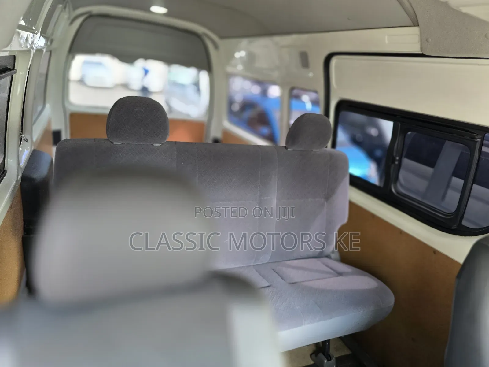 Toyota HiAce 2018 White