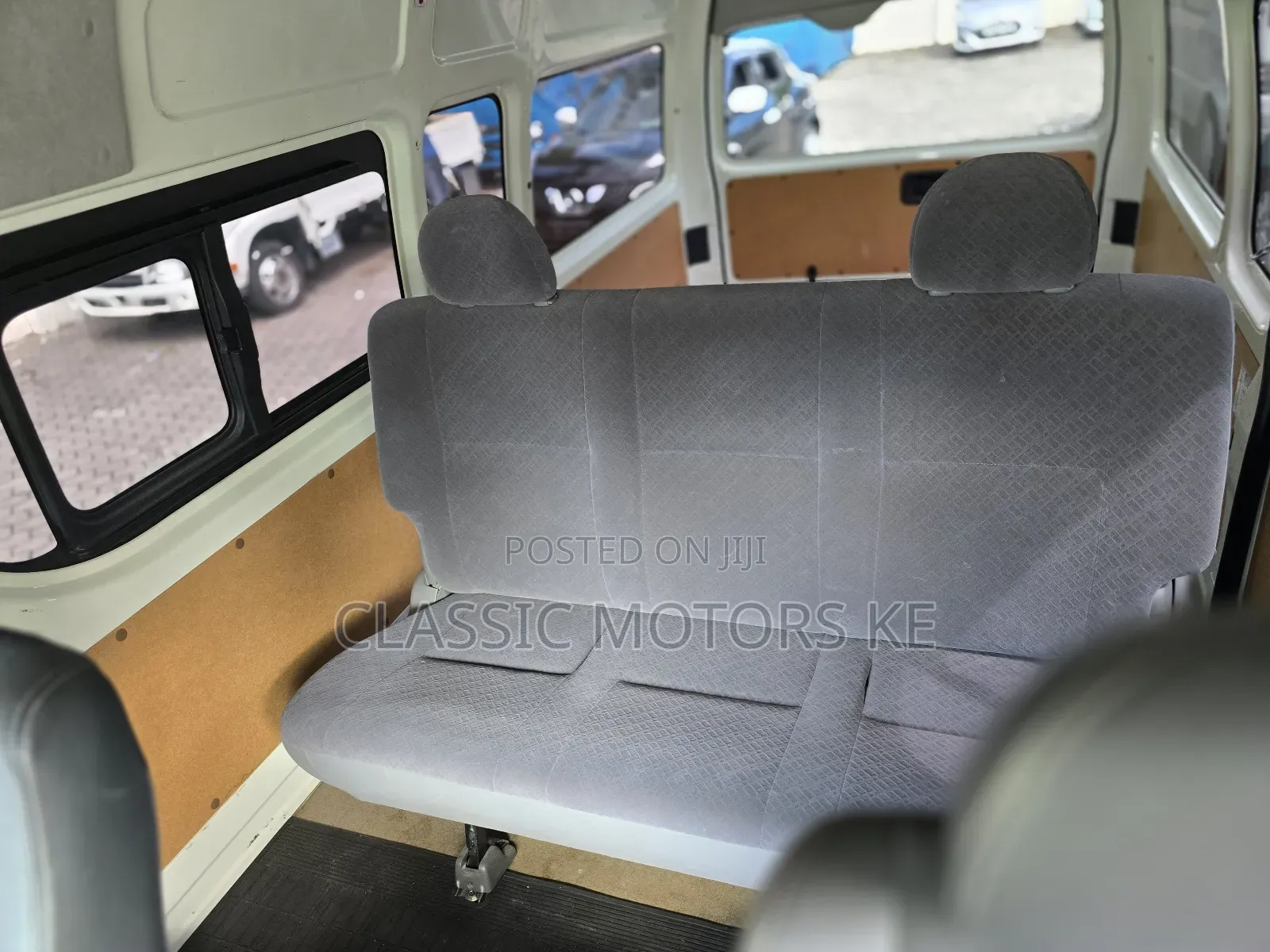 Toyota HiAce 2018 White