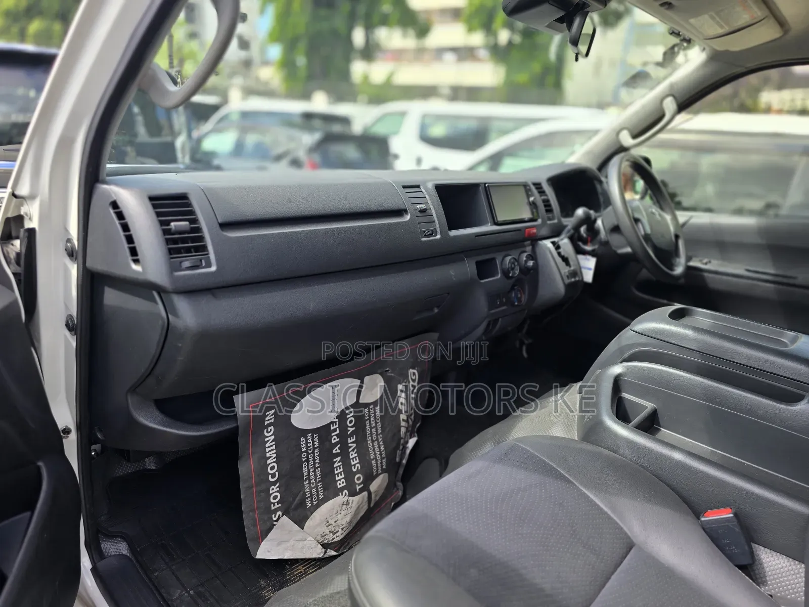 Toyota HiAce 2018 White