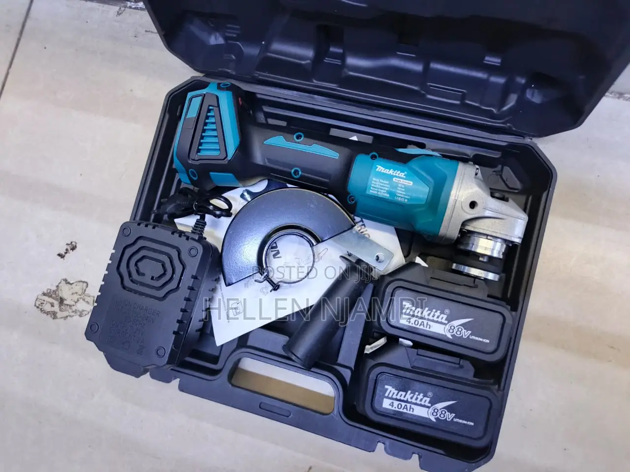 Makita Cordless Grinder With 2 88v Rechargeable Batteries