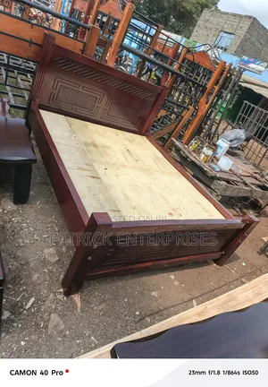 Modern Wooded/ Mahogany Bed 5 By 6 Fitt