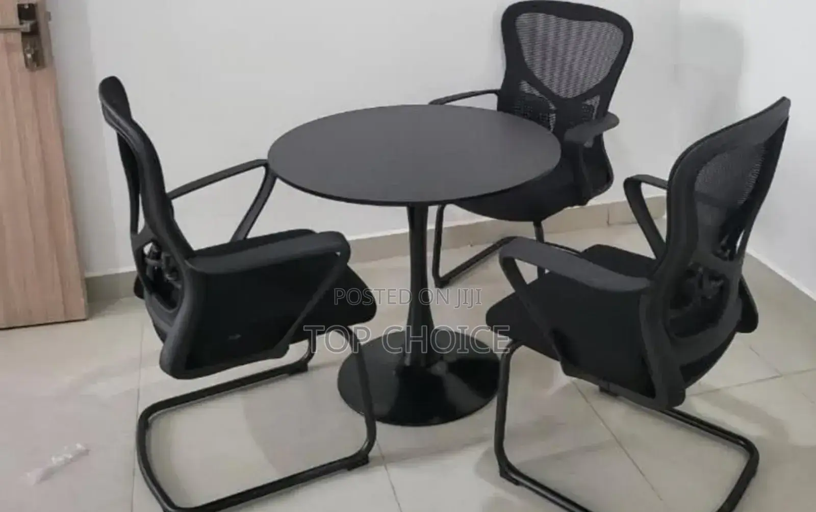 Round Table